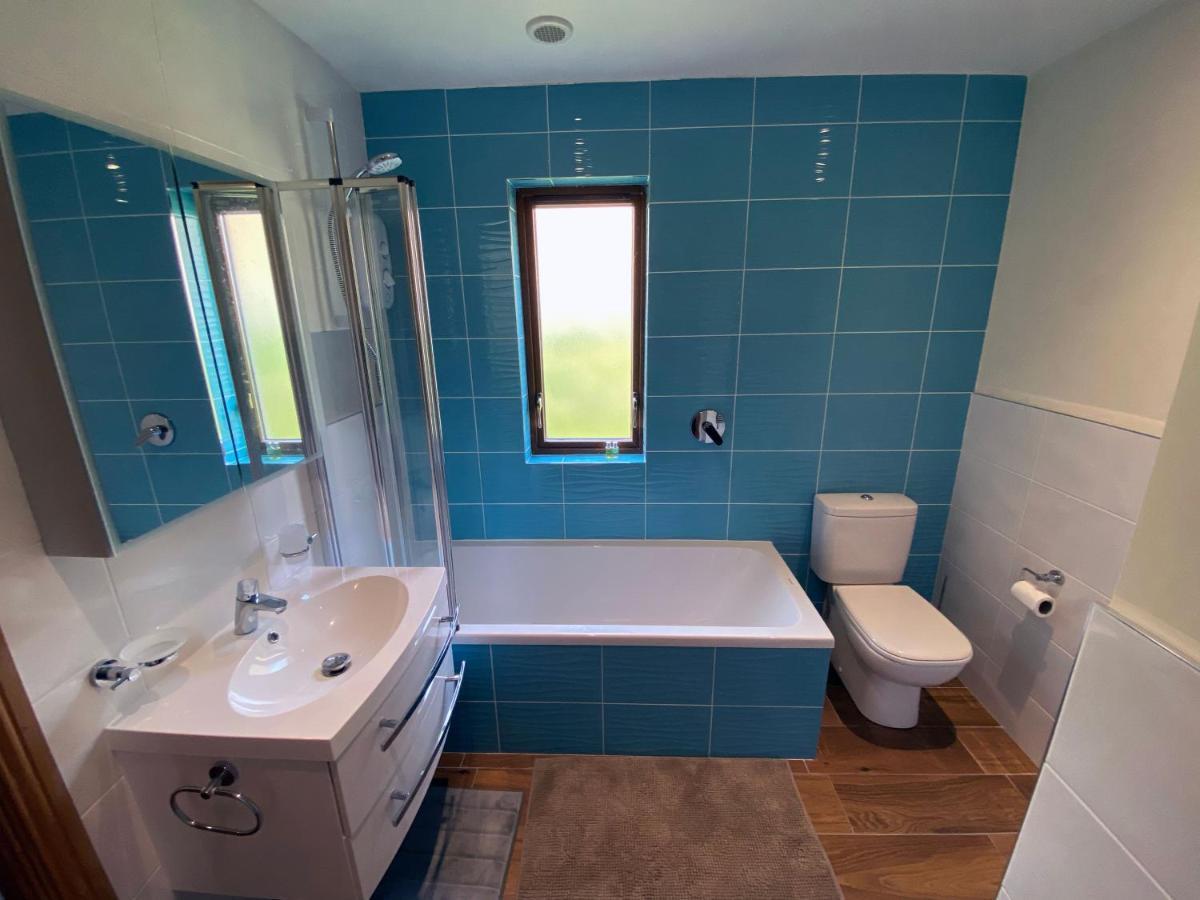 4 The Mews Villa Athlone Buitenkant foto